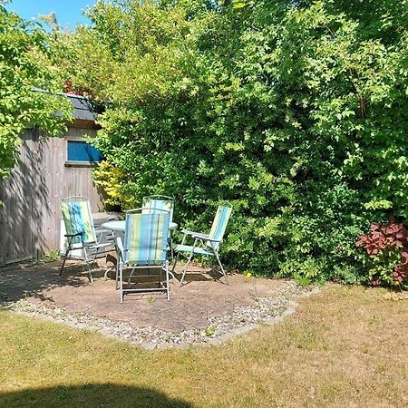 Ferienwohnung Im Uhlenhuus Wiek auf Rügen エクステリア 写真