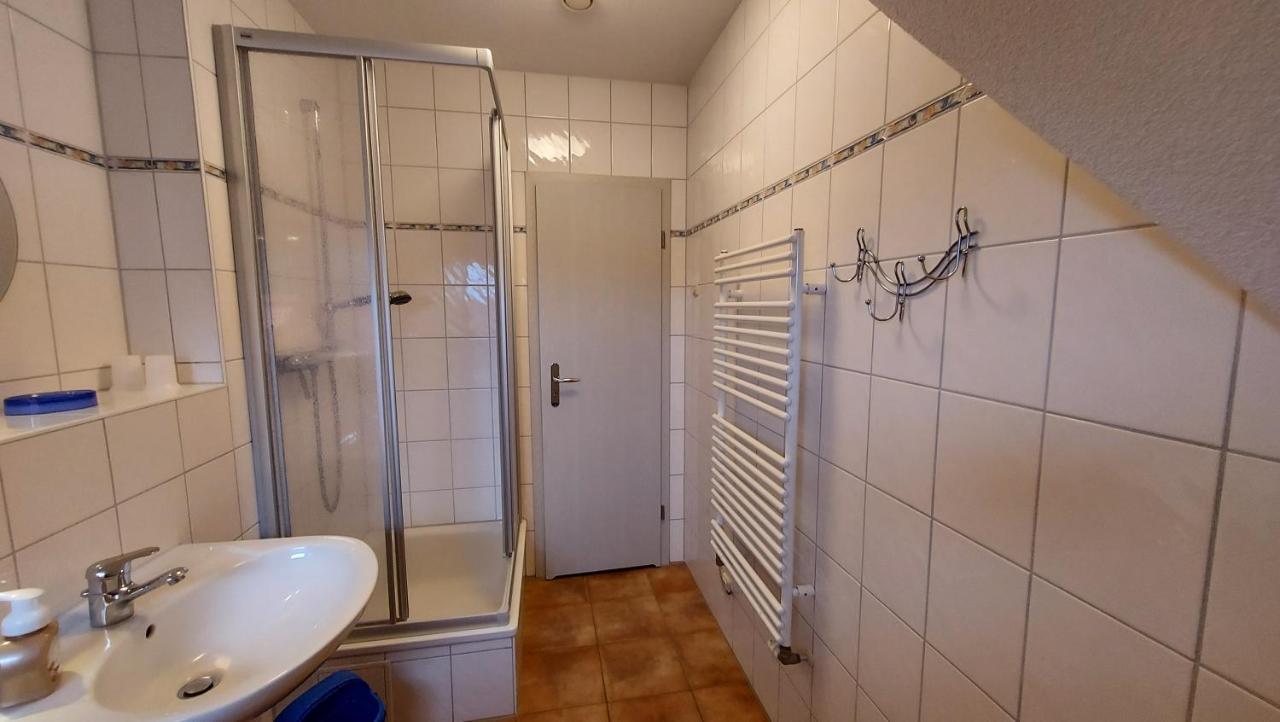 Ferienwohnung Im Uhlenhuus Wiek auf Rügen エクステリア 写真