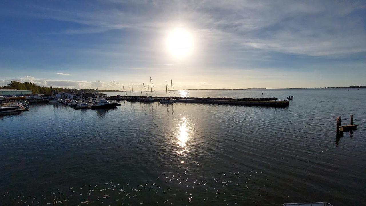 Ferienwohnung Im Uhlenhuus Wiek auf Rügen エクステリア 写真