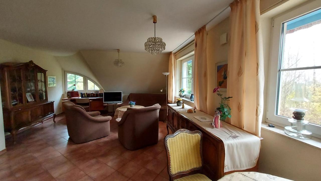 Ferienwohnung Im Uhlenhuus Wiek auf Rügen エクステリア 写真