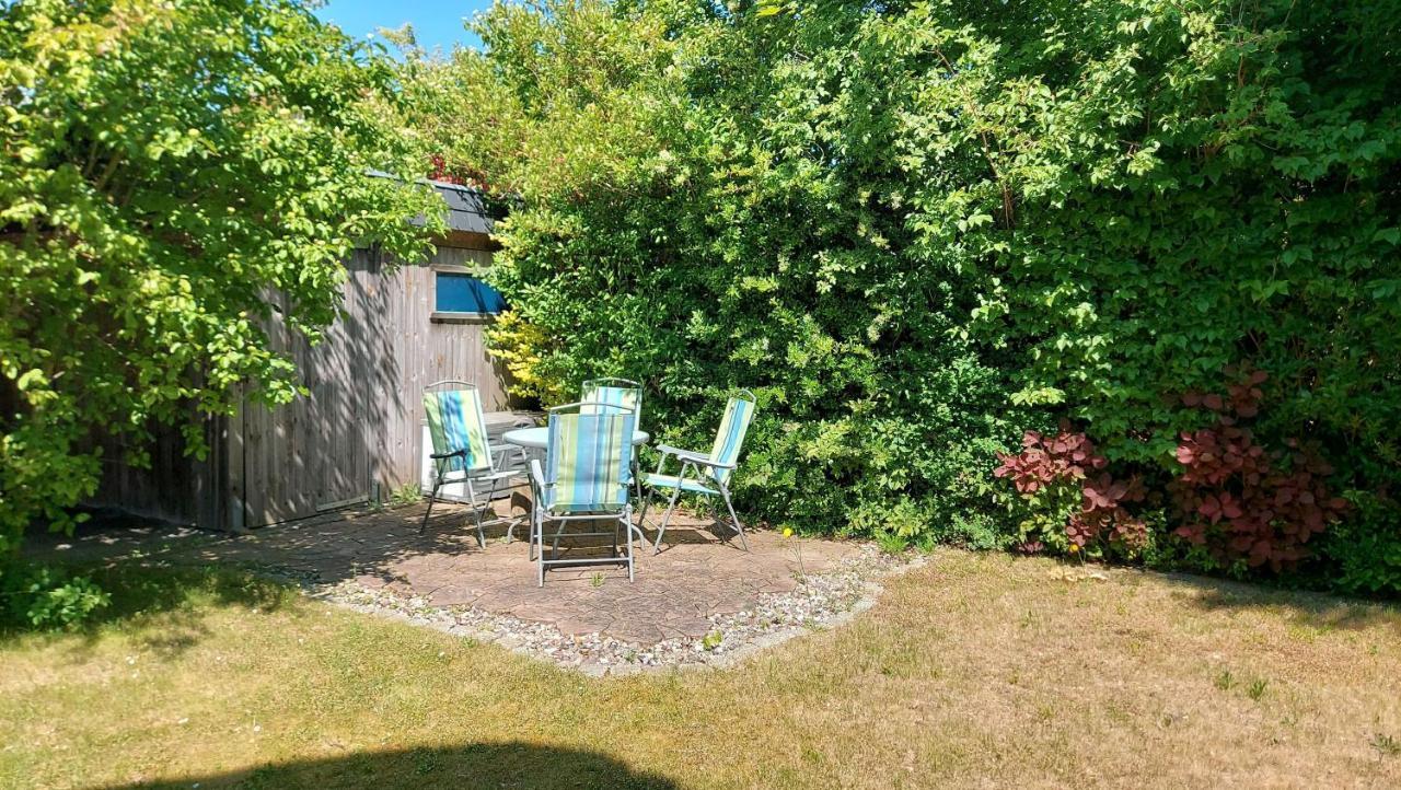 Ferienwohnung Im Uhlenhuus Wiek auf Rügen エクステリア 写真